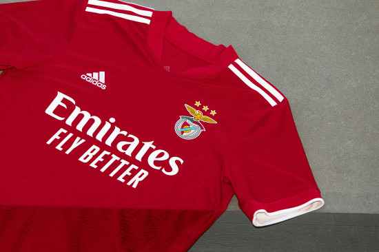 Loja online Fútbol Emotion Portugal - Blogs de futebol - Estes são os novos equipamentos adidas do SL Benfica 21-22 (1).jpg